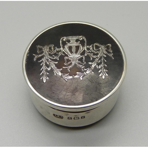 864 - A silver and tortoiseshell pique pill box, Birmingham 1906