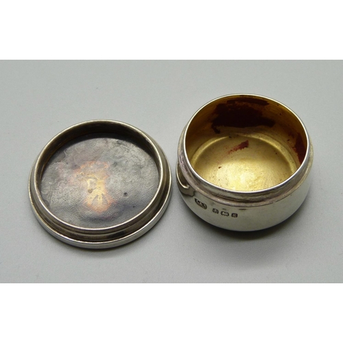 864 - A silver and tortoiseshell pique pill box, Birmingham 1906