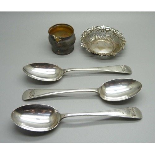 868 - Three silver spoons, a silver spoon, a/f, a pierced silver dish, 196g