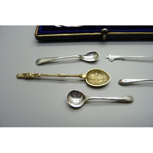 877 - A silver fork and spoon, case a/f, and five other silver spoons, 91g