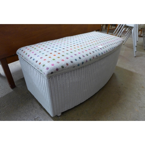 270A - A Lloyd Loom blanket box