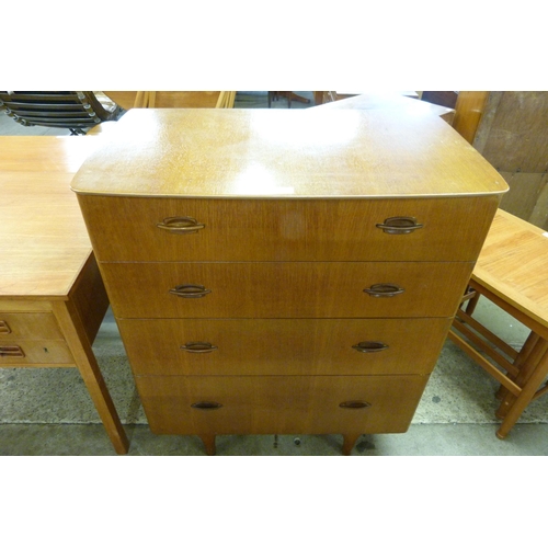 76 - An Elliotts of Newbury oak chest of drawers