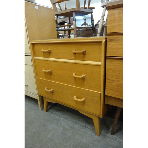 95 - A G-Plan Brandon light oak chest of drawers