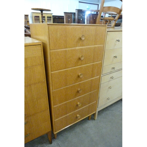 97 - A Meredew oak chest of drawers