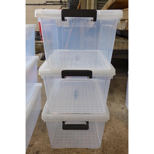 3041F - Three plastic storage boxes with lids and handles (Damaged)