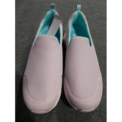 3841 - Pair of Ladies Light Grey Skechers, UK size 6  * This lot is subject to VAT