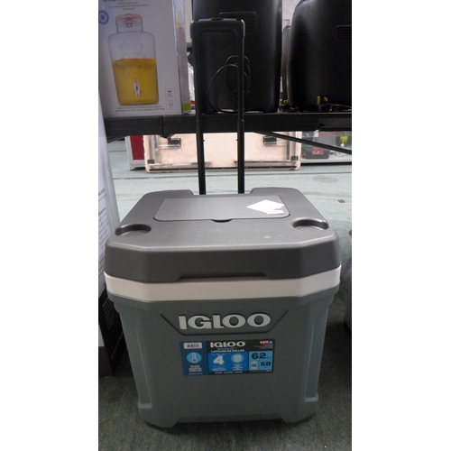 3339 - Igloo 62Qt WheeLED Cooler  Fy23    (294-93)    * This lot is subject to vat