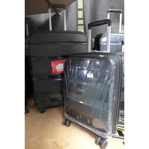 3367 - At 2 Pce Bon Air Dlx Hardside Luggage Set  , Original RRP £119.99 + vat  (294-104)    * This lot is ... 