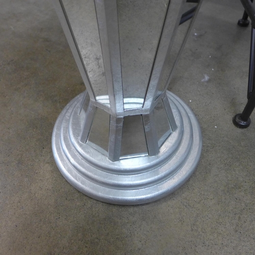 1316 - A silver mirrored lamp table