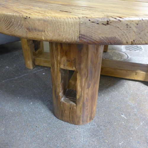 1498 - Circular rustic pine coffee table