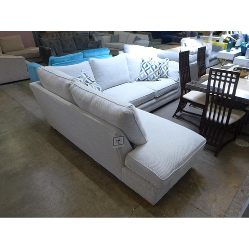 1530 - An oatmeal upholstered LHF corner sofa