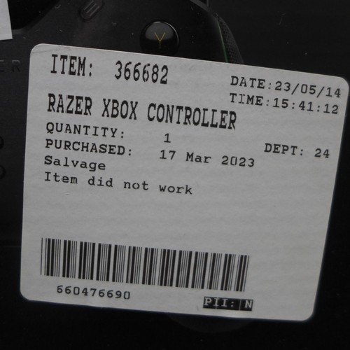 3090 - Razer Wolverine V2 Chroma Xbox Wired Black Controller (294-281)    * This lot is subject to vat