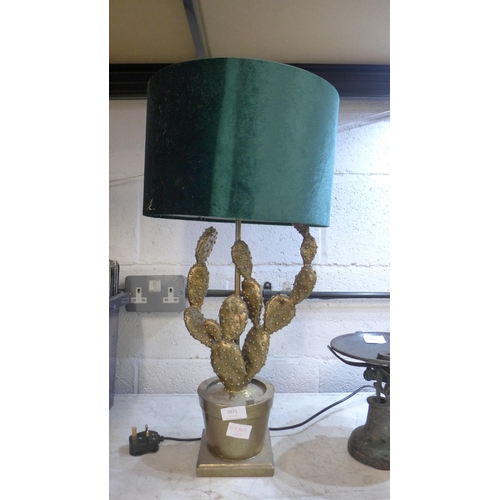 2074 - Cactus lamp