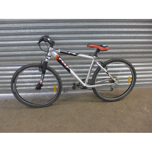 2190 - Felt racing FS 650 front suspension mountain bike. Police Reposession