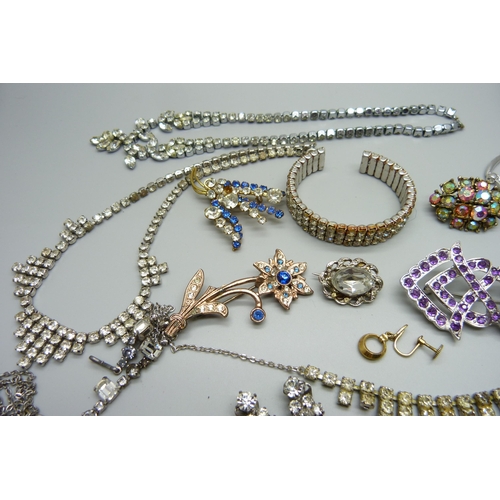 1018 - A collection of paste costume jewellery