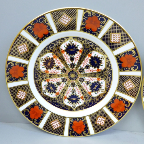 622A - Two Royal Crown Derby 1128 pattern plates, 21.5cm