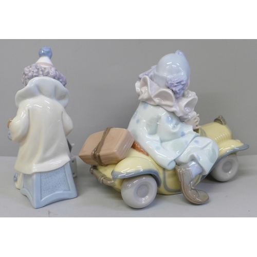 624 - Two Lladro figures of clowns, clown in car a/f