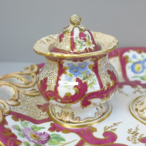 663 - A Davenport hand painted ink stand dish, circa 1820