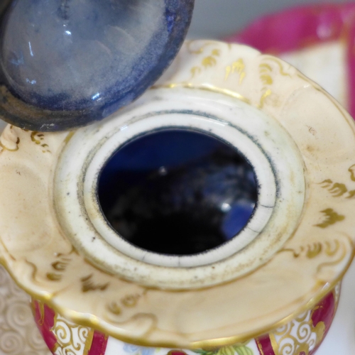 663 - A Davenport hand painted ink stand dish, circa 1820