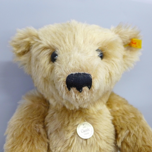 794 - A Steiff 1903 Classic Teddy bear, with tag and button