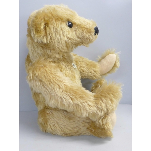 794 - A Steiff 1903 Classic Teddy bear, with tag and button