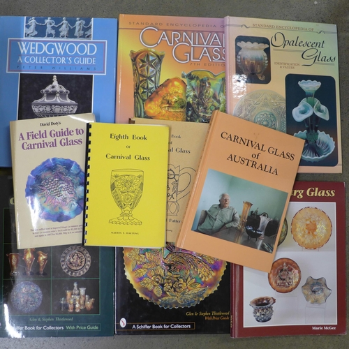 861 - A box of carnival glass price guides, reference books, newsletters and plate stands **PLEASE NOTE TH... 