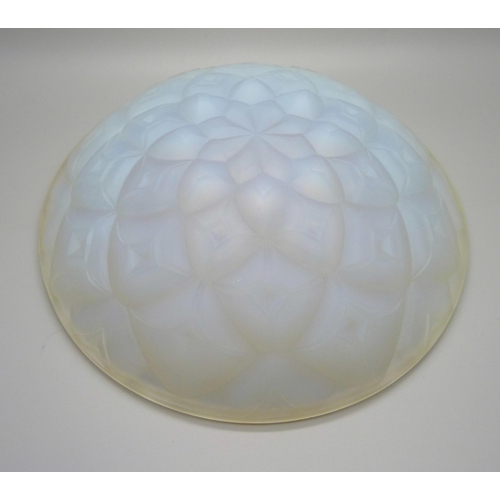 879 - A French opalescent glass bowl