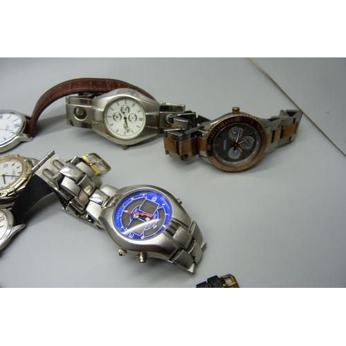 913 - Assorted wristwatches including a lady's silver and enamel watch and a boxed Sekonda