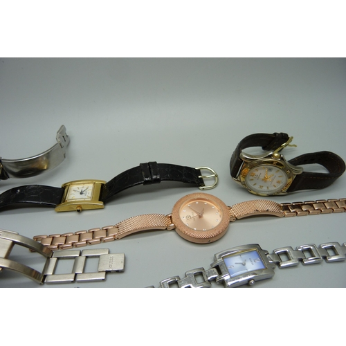 929 - A collection of wristwatches