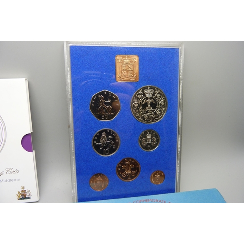 942 - Two 1977 coinage sets and a Prince William and Catherine Middleton Royal Wedding commemorative coin