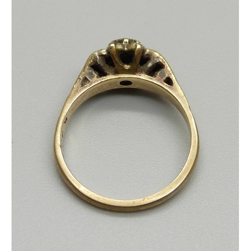 965 - A 9ct gold and diamond ring, 3.2g, M