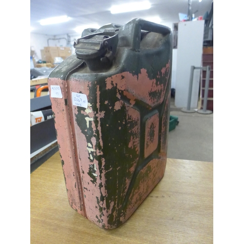 2064 - 20L jerry can