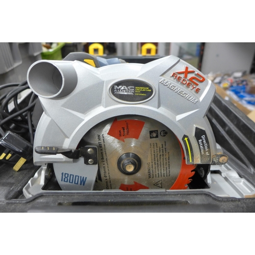 2043 - Macallister magnesium red eye circuar saw 230v 1800w (MN. or7w29)