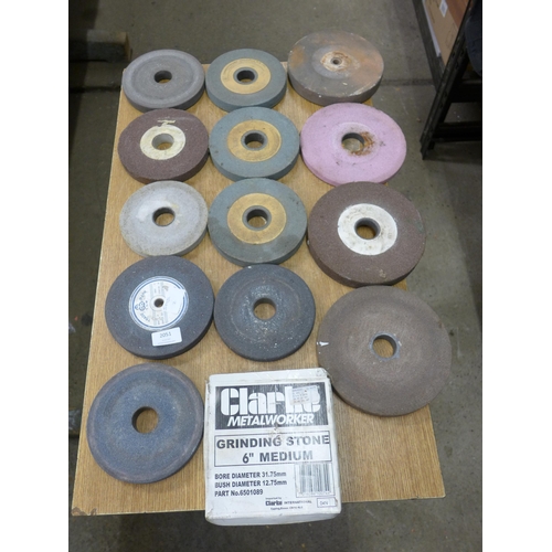 2051 - Approx. 15 assorted grinding discs