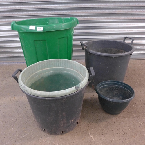 2224 - Qty. of plastic tubs and buckets