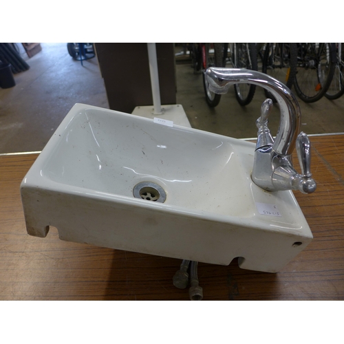 2225 - Small hand basin and mixer tap