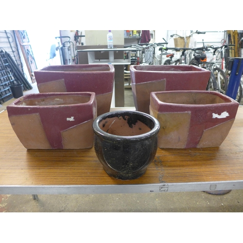 2232 - 5 Glazed plant pots