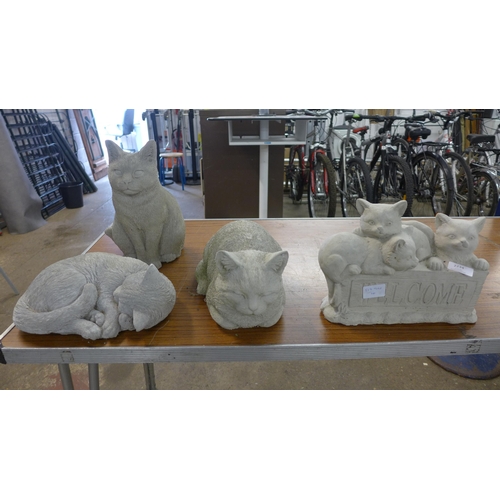 2234 - 4 Concrete cat ornaments