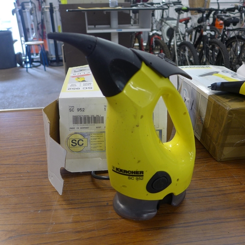 2270 - 4 Karcher window vacuums