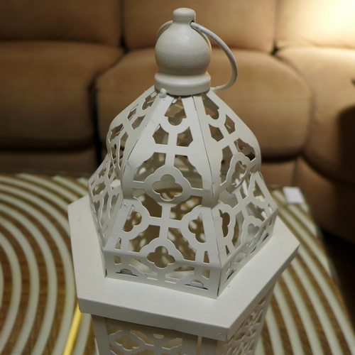 1361 - A medium cream rustic metal lantern - H31cms (64488907)