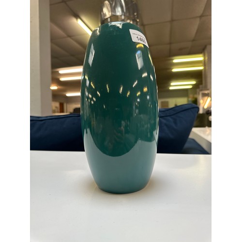 1460 - A sea green vase