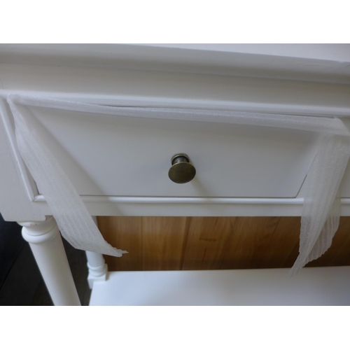 1538 - A white three drawer console table