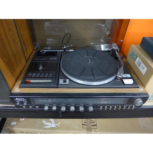 2139 - Sanyo turntable G3001 and two Sanyo speakers