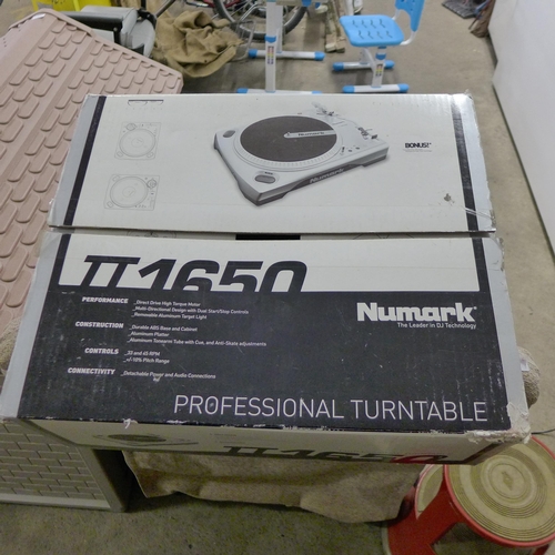 2158 - Numark Professional turntable (TT1650)