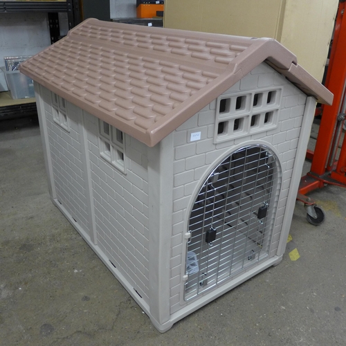 2169 - Insulated dog house (Boxed)