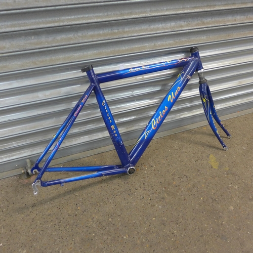 2199 - Ciclos Uno alloy road racing bike frame