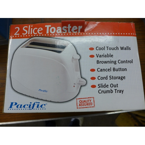 2291 - 3 Small kitchen goods - all unused toaster, hand blender and deep fat fryer