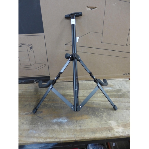 2444 - Guitar stand