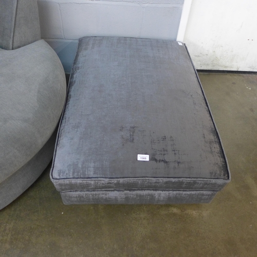 1305 - A Dolce magnesium upholstered rectangular cushioned top footstool