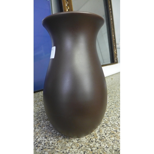 1346 - A chocolate painted ceramic vase